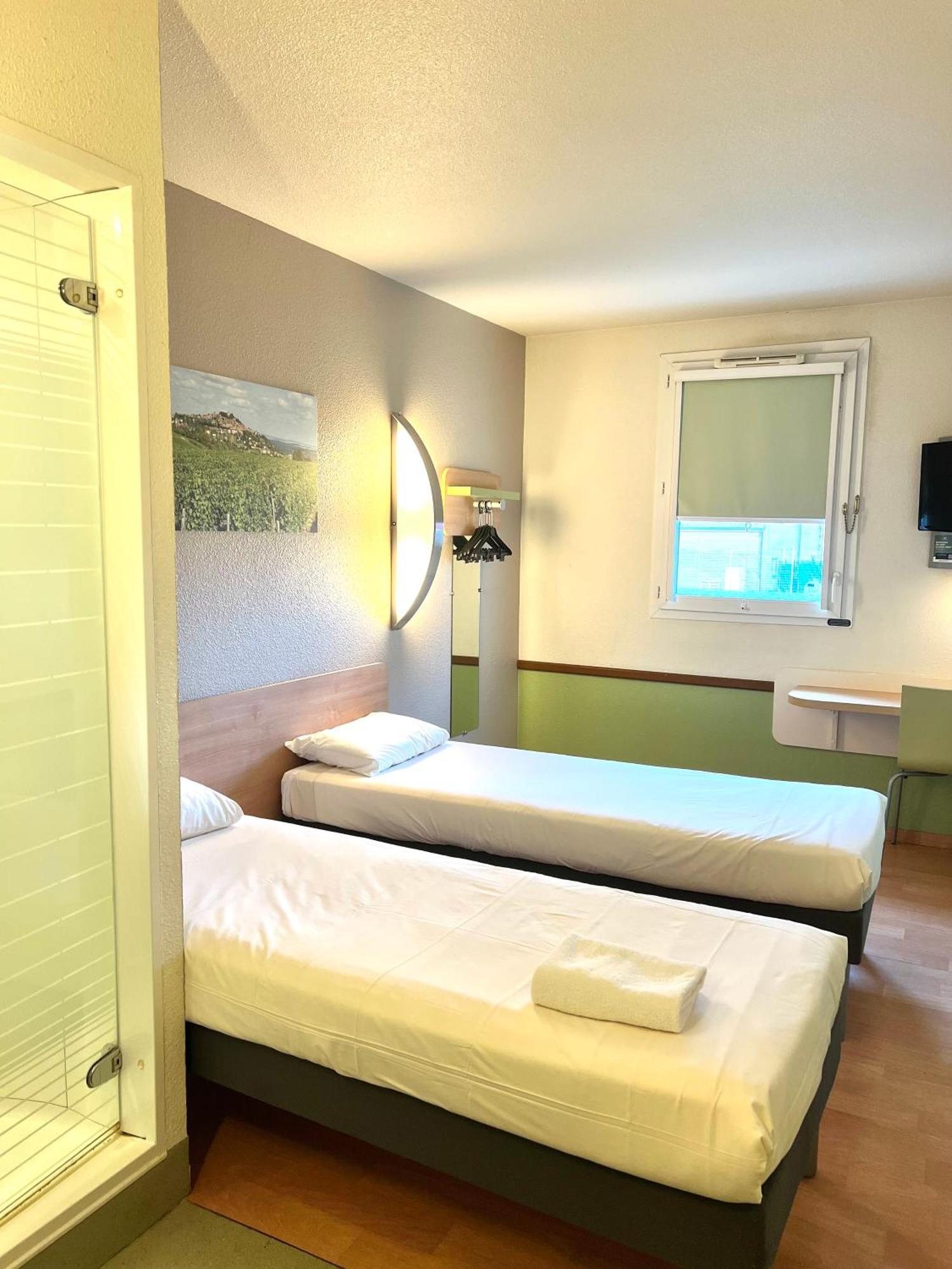 Hotel Ibis Budget Cosne Sur Loire Esterno foto