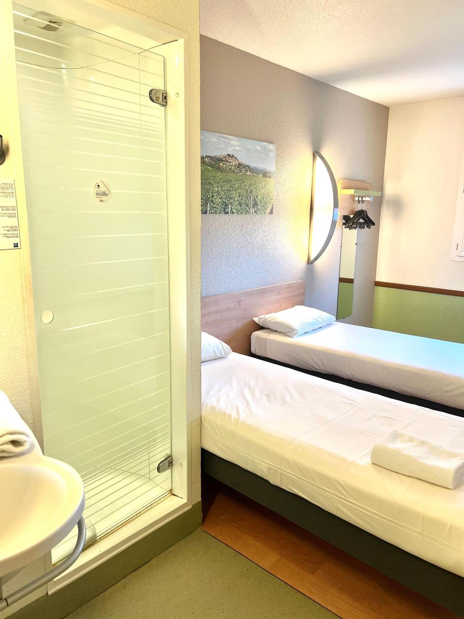 Hotel Ibis Budget Cosne Sur Loire Esterno foto