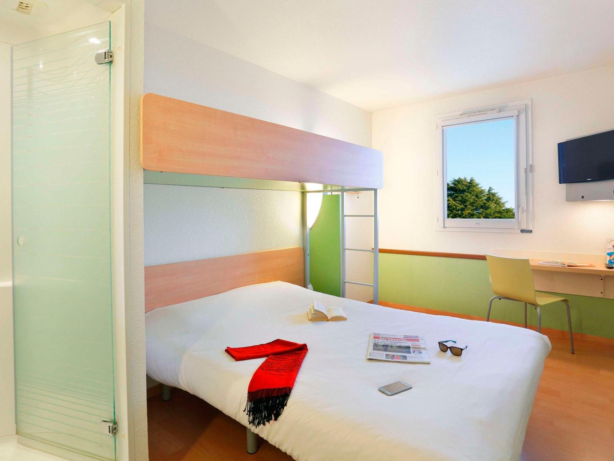 Hotel Ibis Budget Cosne Sur Loire Esterno foto