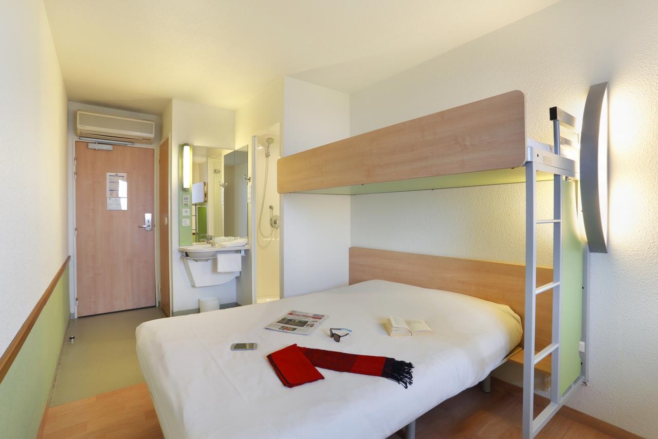 Hotel Ibis Budget Cosne Sur Loire Esterno foto