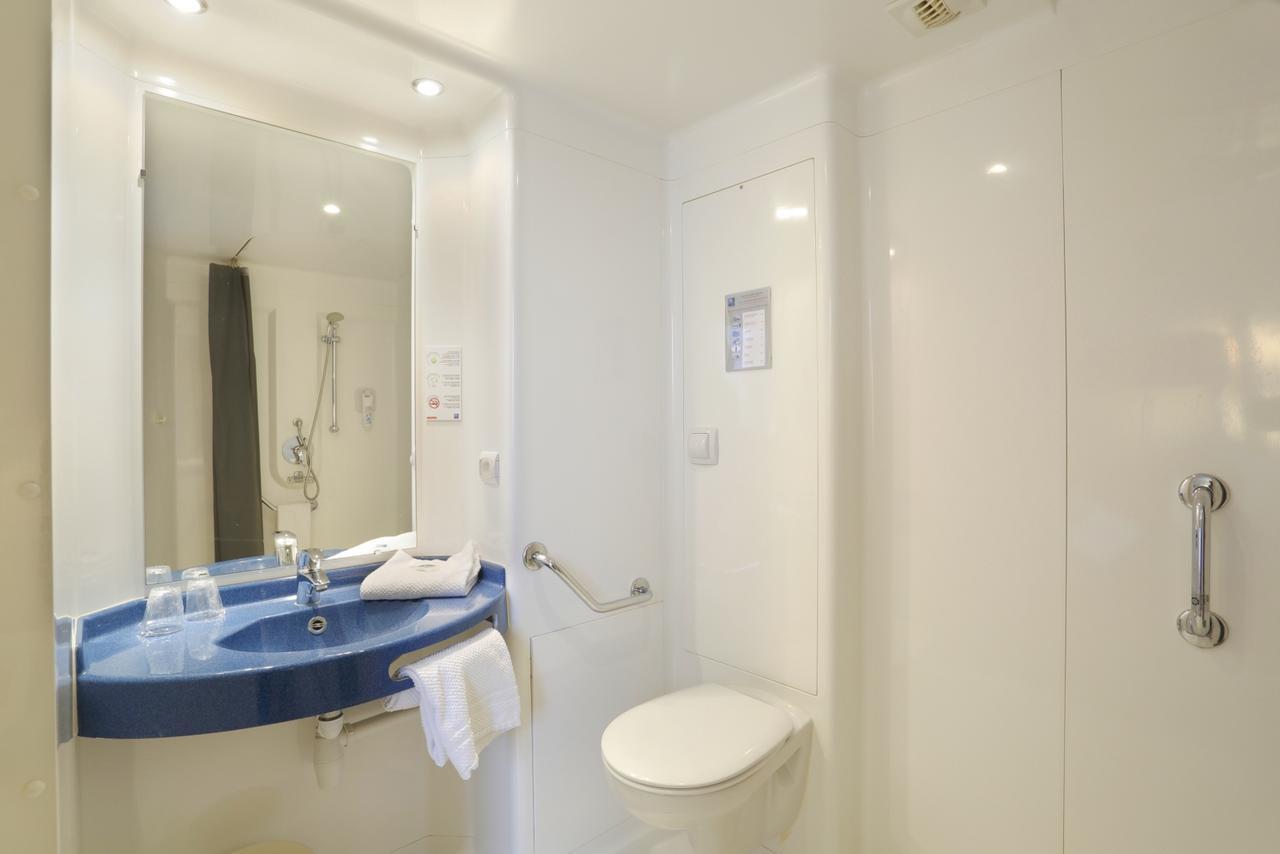 Hotel Ibis Budget Cosne Sur Loire Esterno foto