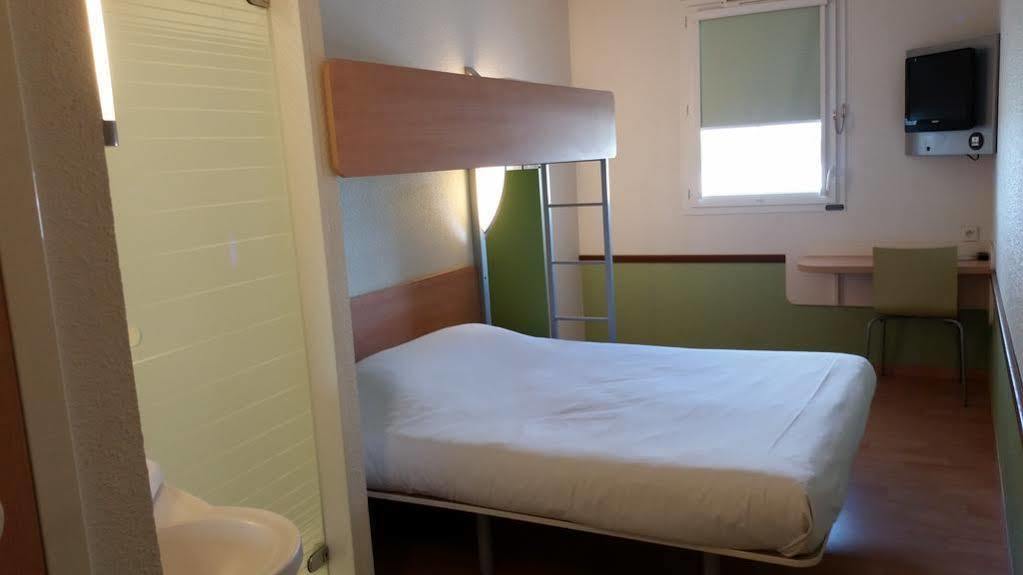 Hotel Ibis Budget Cosne Sur Loire Esterno foto