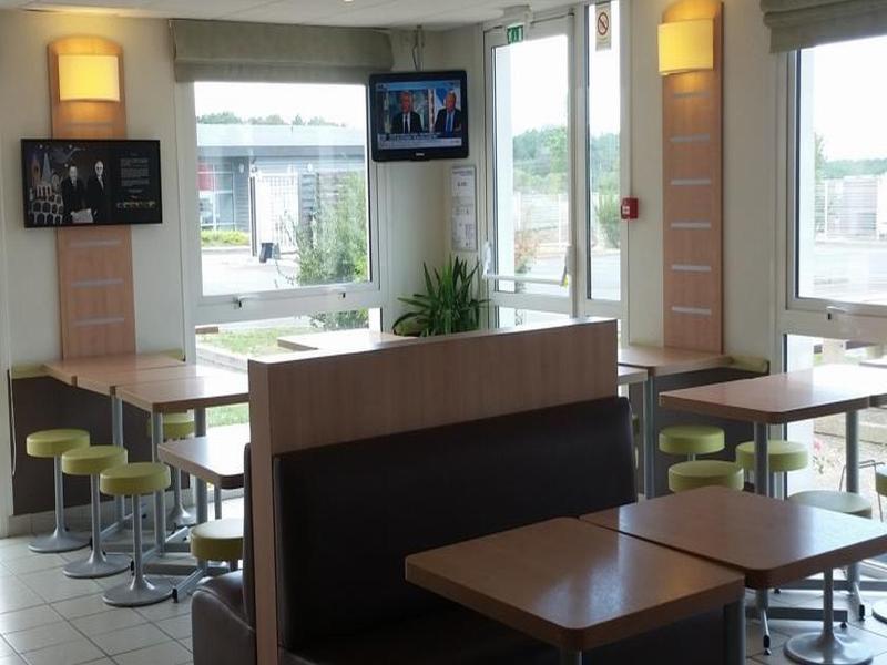 Hotel Ibis Budget Cosne Sur Loire Esterno foto